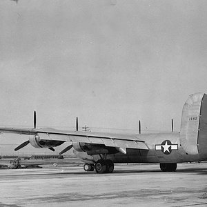 B-32_old_tail