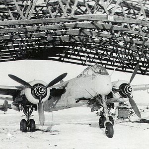 Heinkel-He-219A-1_NJG1-with-FuG-220d-radar-Munster-Handorf-1944-45-01