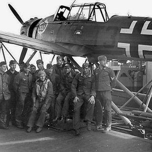 1-Ar-196A-3-3_Bordflieger-Gruppe-196-_T3_LH_-Prinz-Eugen-1941-03