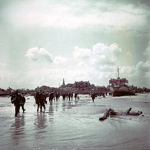 597px-Canadian_Soldiers_Juno_Beach_Town