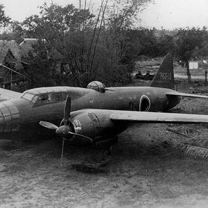 Mitsubishi_G4M_captured_on_ground_1945