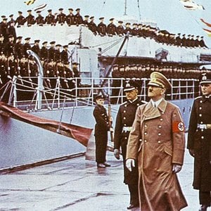5-Adolf-Hitler-inspecting-German-Navy-Operation-Sealion-France-1940-01