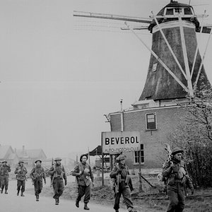 11canadian_troops_holland