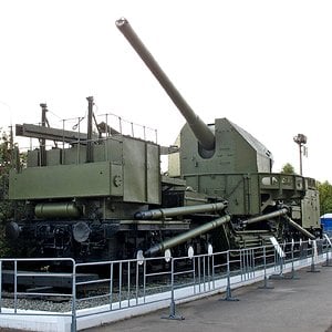 v42280_RussianWW2-180mmTM-1-180railroad-naval-gun