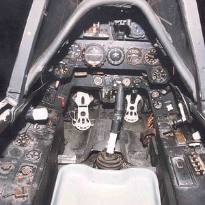 Fw190d-9-cockpit_