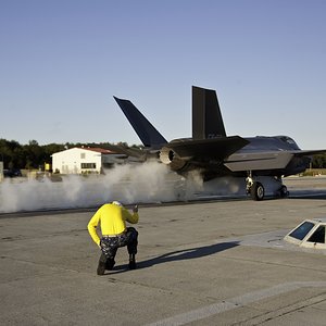 F-35C-completes-initial-catapult-testing