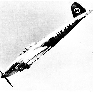 Sturzkampfflugzeug_Heinkel_He_118-02
