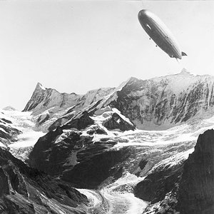 zeppelin-uber-alpen