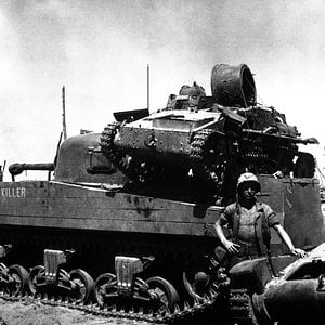 Usa_tank_with_a_Japanese_Tank_on_back