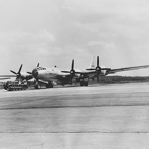 B-29_with_Grand_Slam_is_Towed