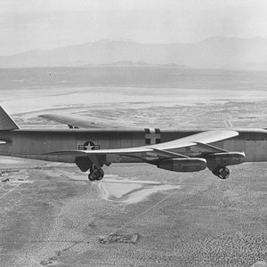 XB-521