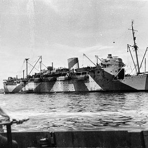 HMAS_Kanimbla_1945