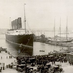 The_Lusitania_at_end_of_record_voyage_1907