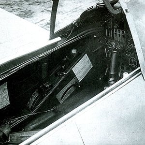 He-100-cockpit-