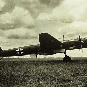 Henschel_HS_130