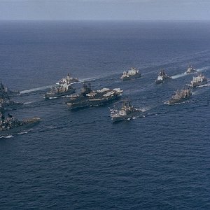 Battle_Group_Alpha_Midway_Iowa_underway_1987