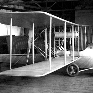 1914-Wright-Model-F-in-factory