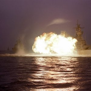 USS_Iowa_BB-61_fires_a_broadside