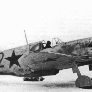 LaGG-3 35 serie "Red 52" 3 GIAP, 1942/1943 (2)