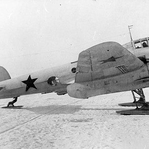 Petlyakov Pe-2М-105R on skis