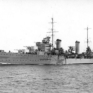 HMAS Sydney II  light cruiser in 30' (1)