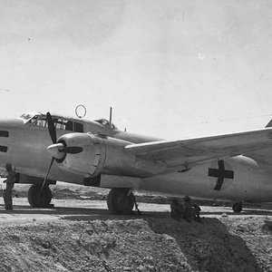 Mitsubishi G4M Betty with Tokyo delegation to Manila, 1945 (2)