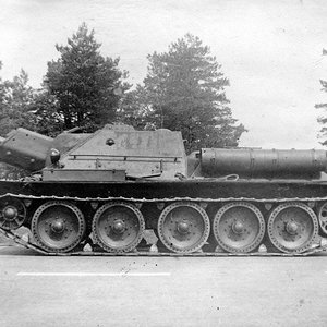 SU-122, the  side view (1)