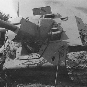 SU-122 damaged on the Eastern Front,  1943