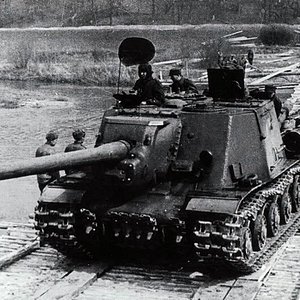 ISU-122 crossing the Niesse River,  April 1945