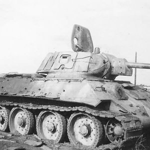 T-34/76 model 1940, cast turret with additional armour plates,  1942