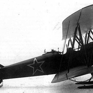 Polikarpov Po-2 (U-2), a light bomber on skis, 1943 (2)