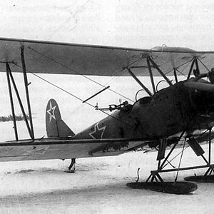 Polikarpov Po-2 (U-2), a light bomber on skis, 1943 (1)