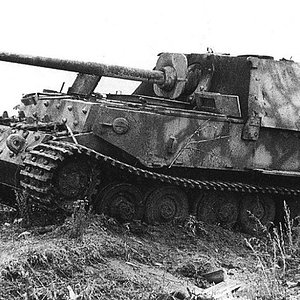 Panzerjäger Tiger(P) Sd.Kfz.184 knocked out at Kursk, 1943
