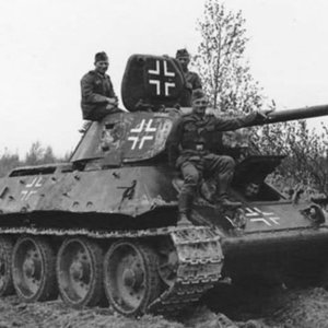 T-34/76, an early model captured and used by Germans | Aircraft of ...