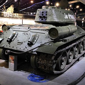 T-34-85  (8).JPG