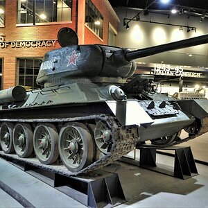 T-34-85  (4).JPG