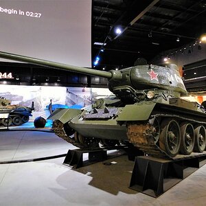 T-34-85  (1).JPG