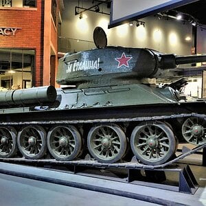 T-34-85  (5).JPG