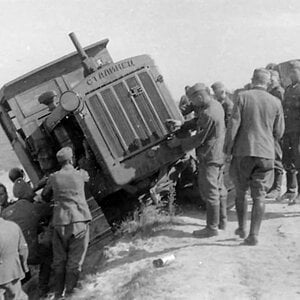 A captured soviet Stalinetz S-65 tractor, 1941