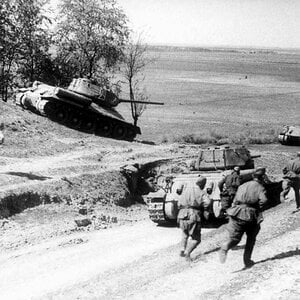 T-34/85 near Viena, 1945
