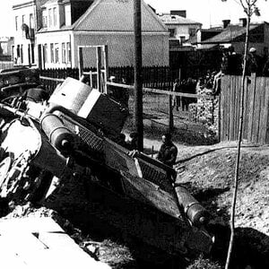 A Polish cruiser tank  PZInż 10 TP, an accident in Warsaw, April 1939 (5)