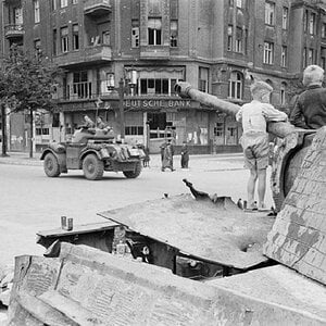 Pz.Kpfw. V Ausf G Panther, Berlin, 1945 (1)