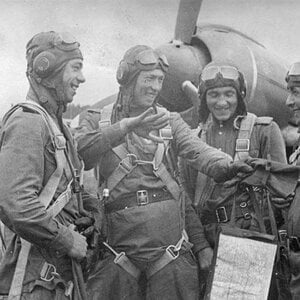 Soviet fighter pilots and La-5FN
