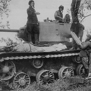 KV-1 heavy tank, 1942