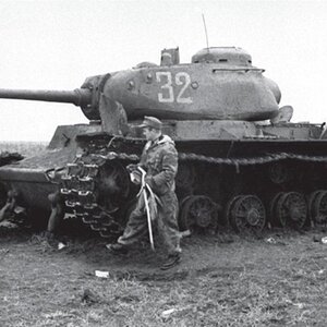 KV-85 heavy tank, 1943 (2)
