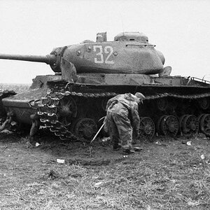 KV-85 heavy tank, 1943 (1)