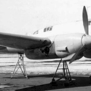 VI-100 ... Petlyakov Pe-2 prototype, trials of the landing gear (1)