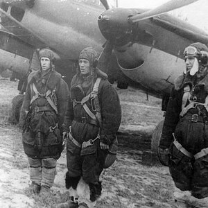 Petlyakov Pe-2 and its crew, 1942