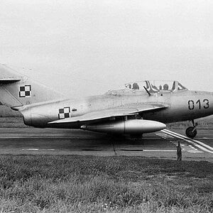 SB Lim-2 "Red 013"of the Polish AF, Babimost airfield in 80'