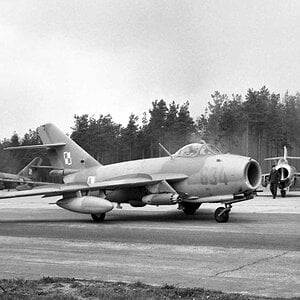 Lim-6bis "Red 634", Siemirowice airfield in 80'